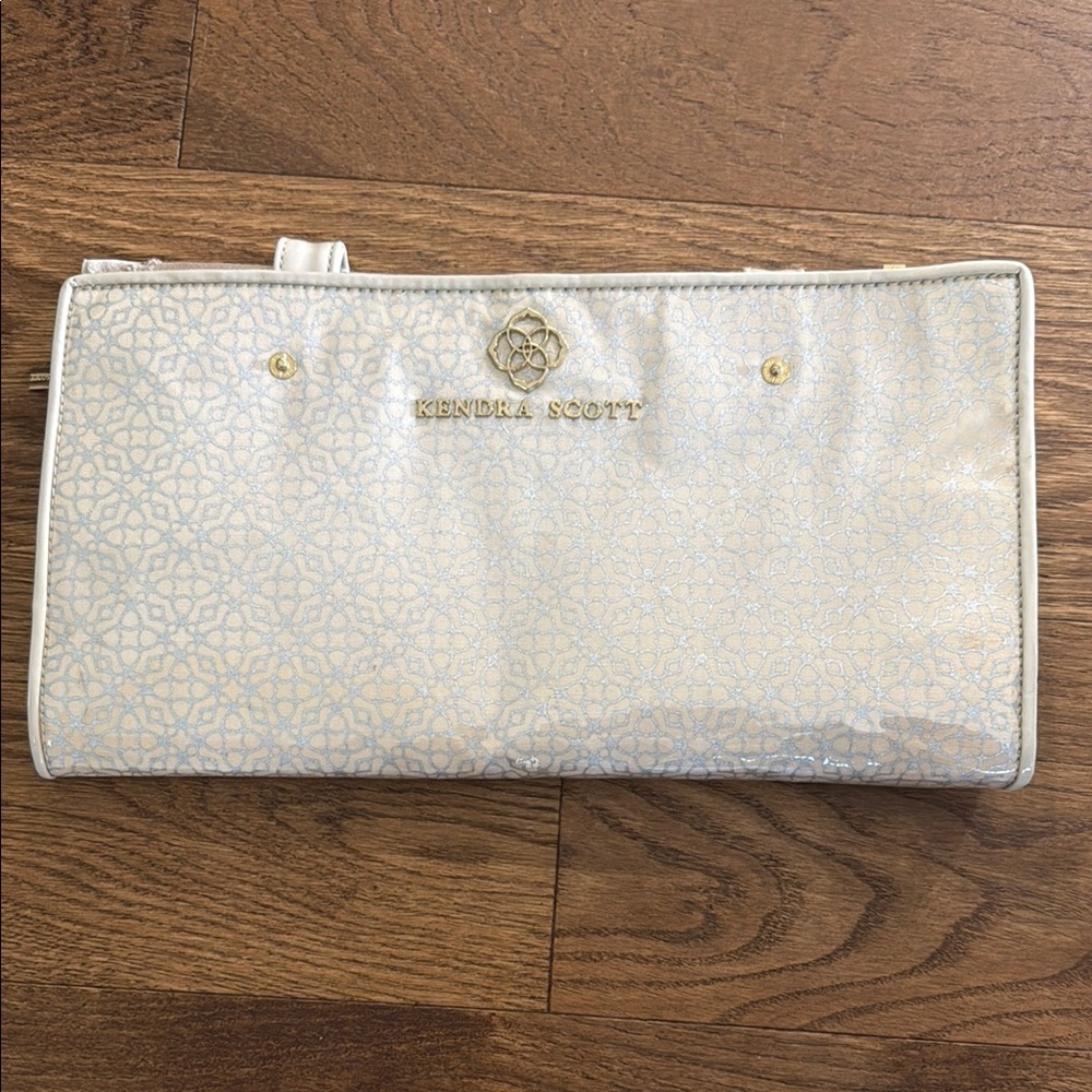 Kendra Scott Cream Travel Bag